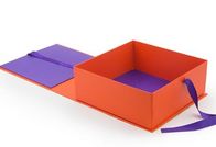 磁気ふたが付いている板紙箱を折る折り畳み式のボール紙のギフト用の箱